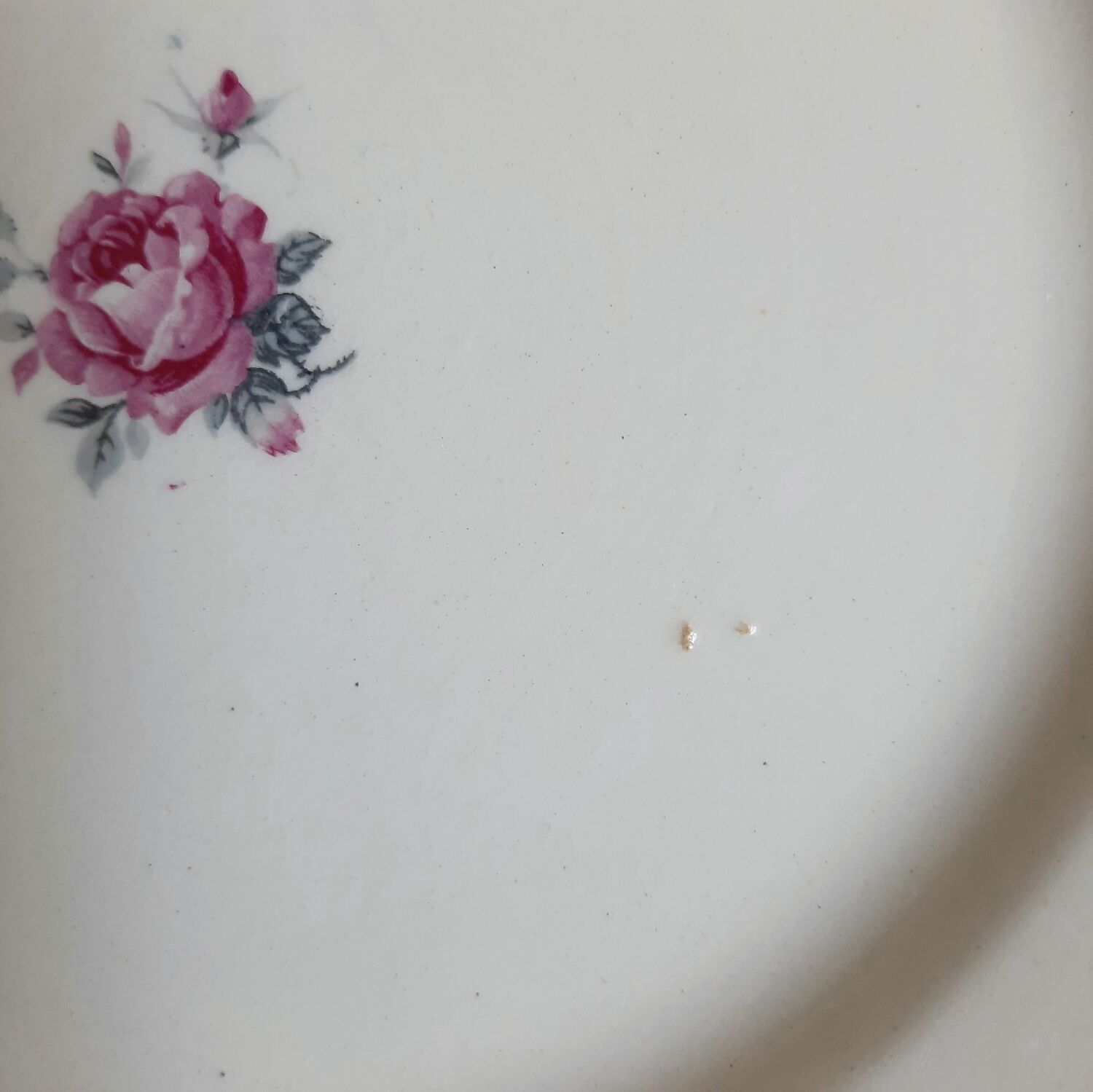 Antique dessert plates mismatched in earthenware with gilded edges
