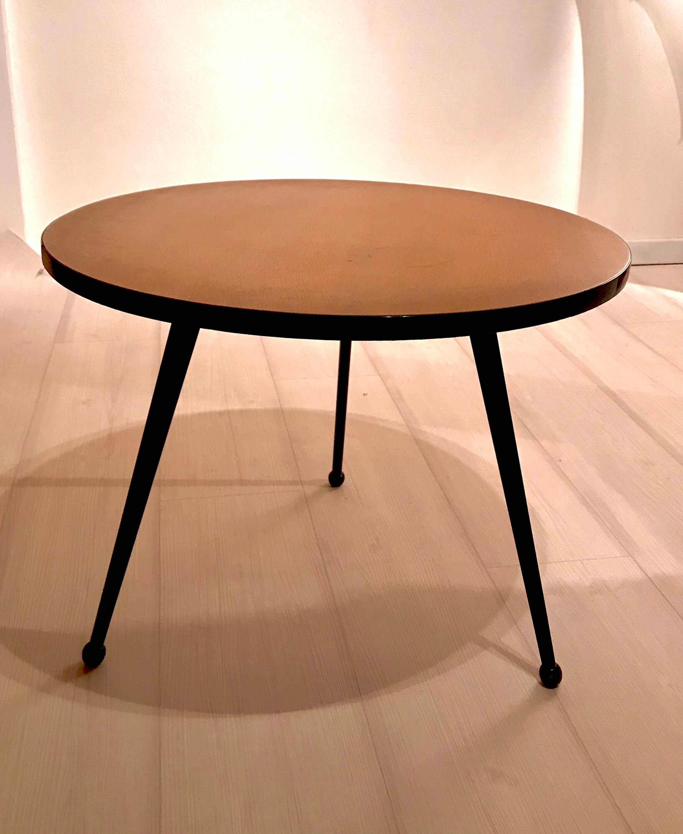 Tripod 50s coffee table