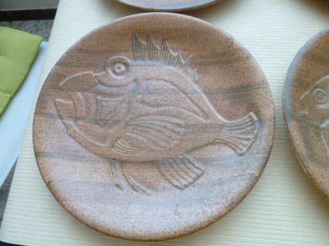Set of 6 flat ceramic plates Chantillt Fish decoration in relief
