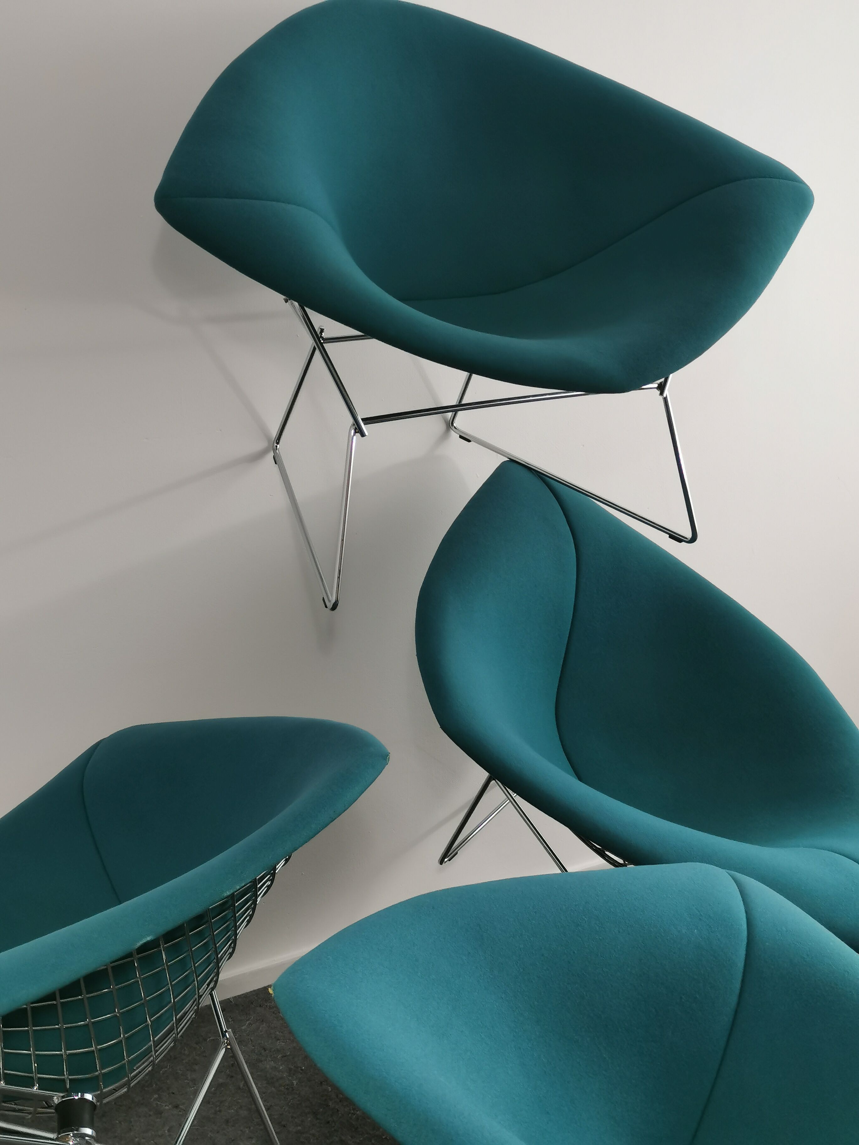 Diamond lounge armchairs by Harry Bertoia for Knoll