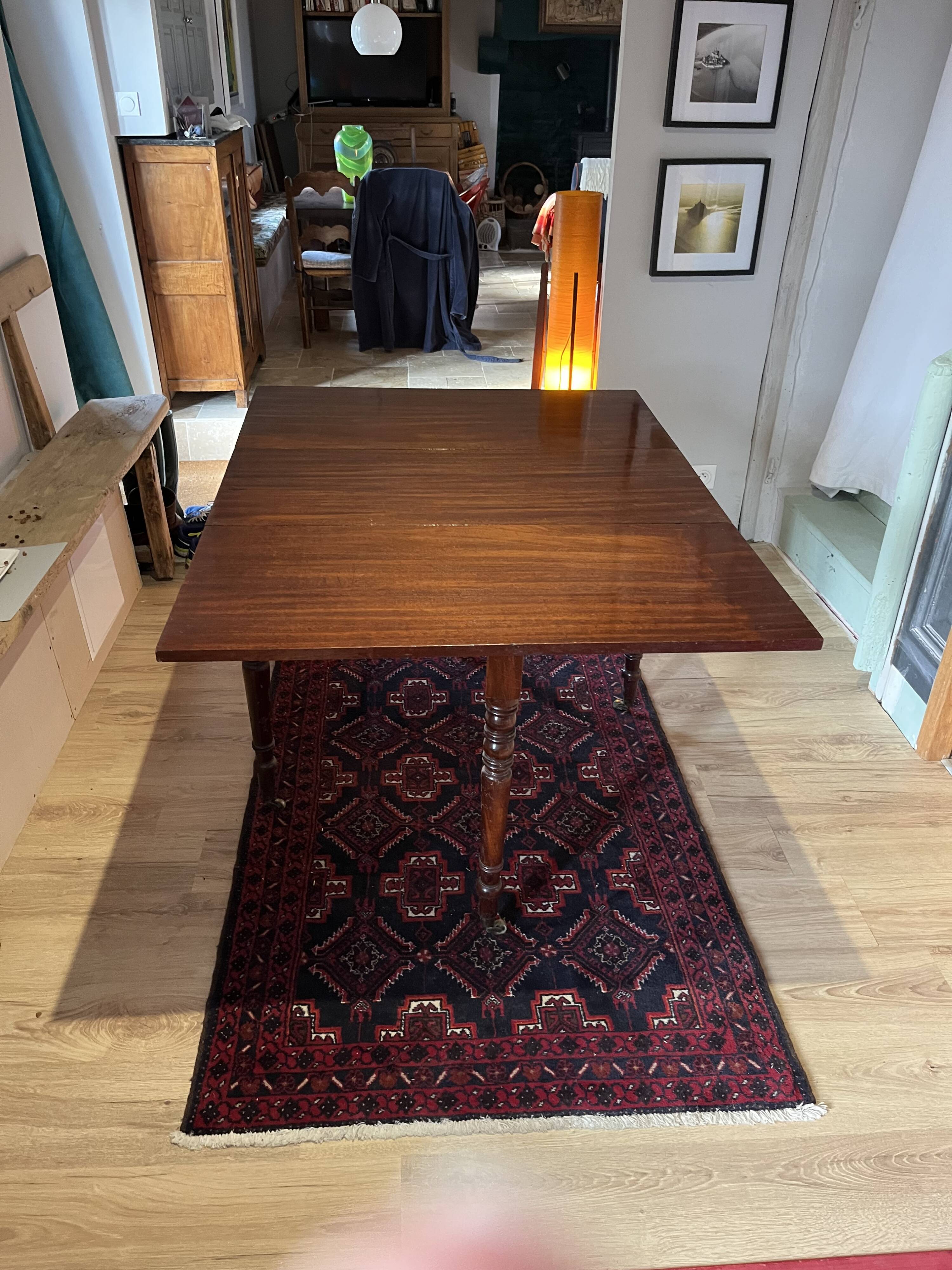 Vintage drop-leaf mahogany table; ideal for decorators.