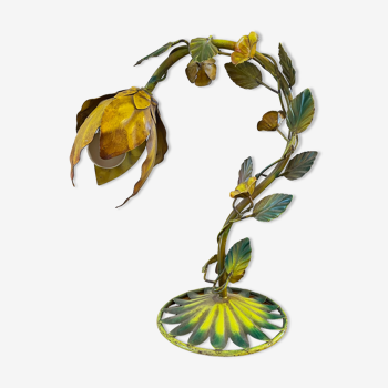 Lampe florale stylisée en tole peinte