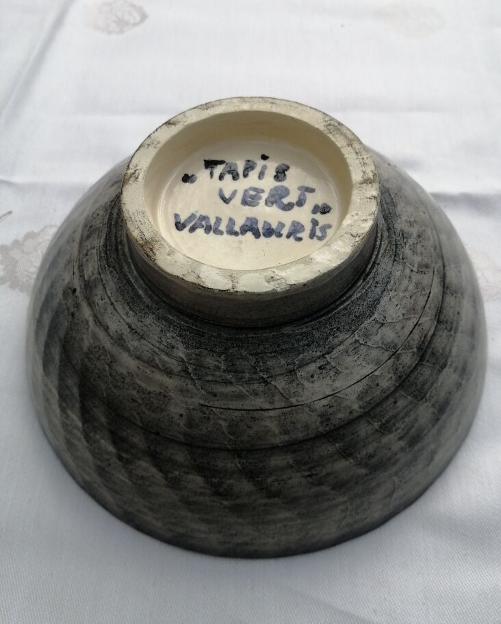 Set of eight cups and a fruit pattern cut, green carpet workshop - circa 1950