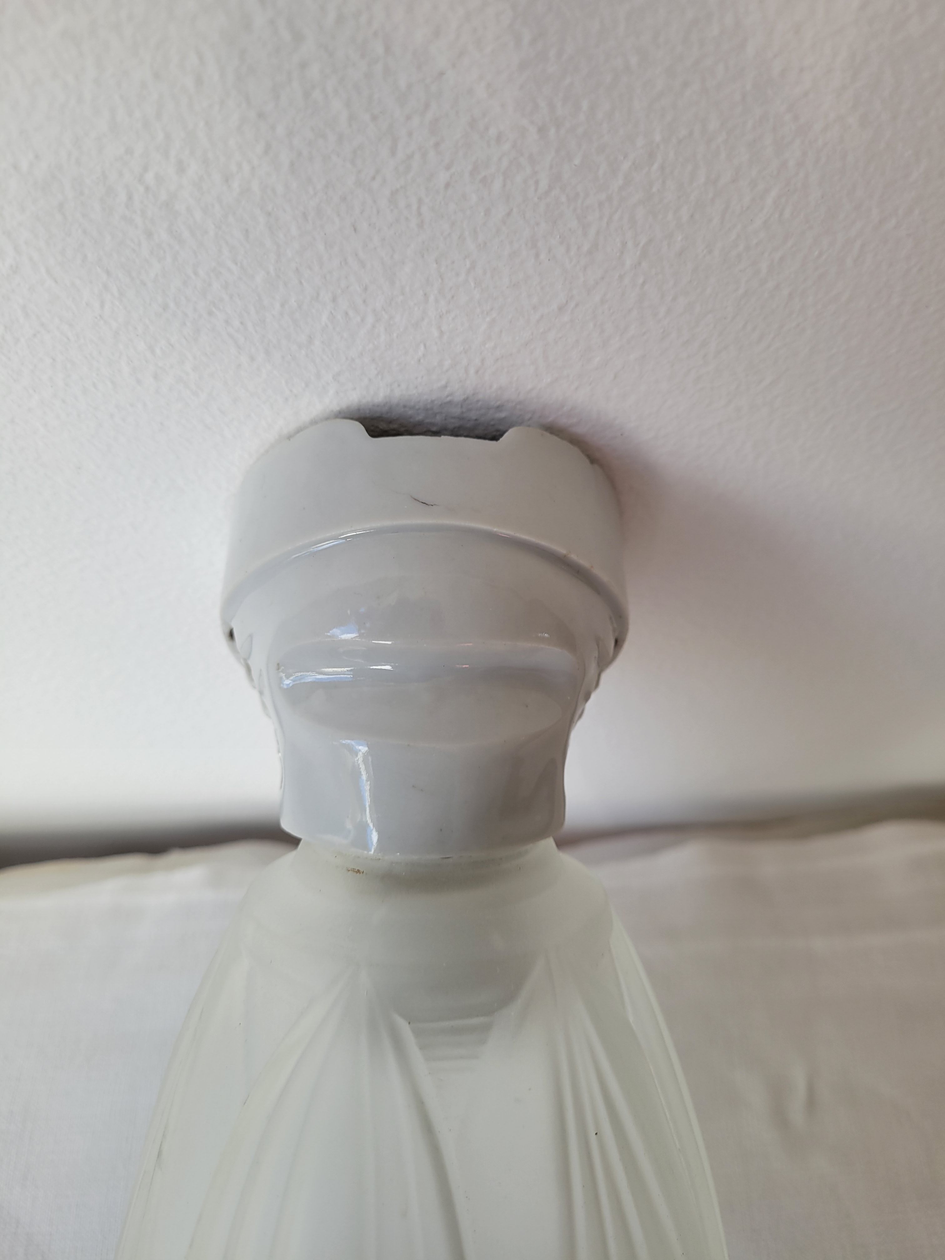 Art deco wall lamp in glass and porcelain