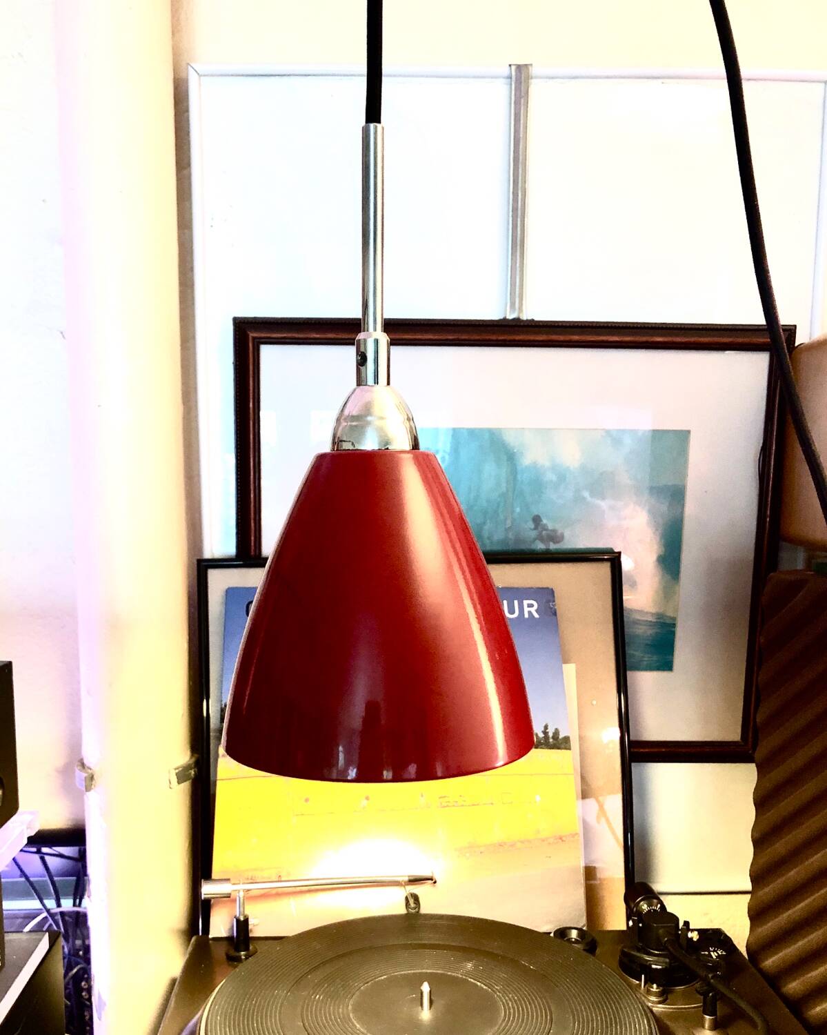 Long cable lacquered metal suspension