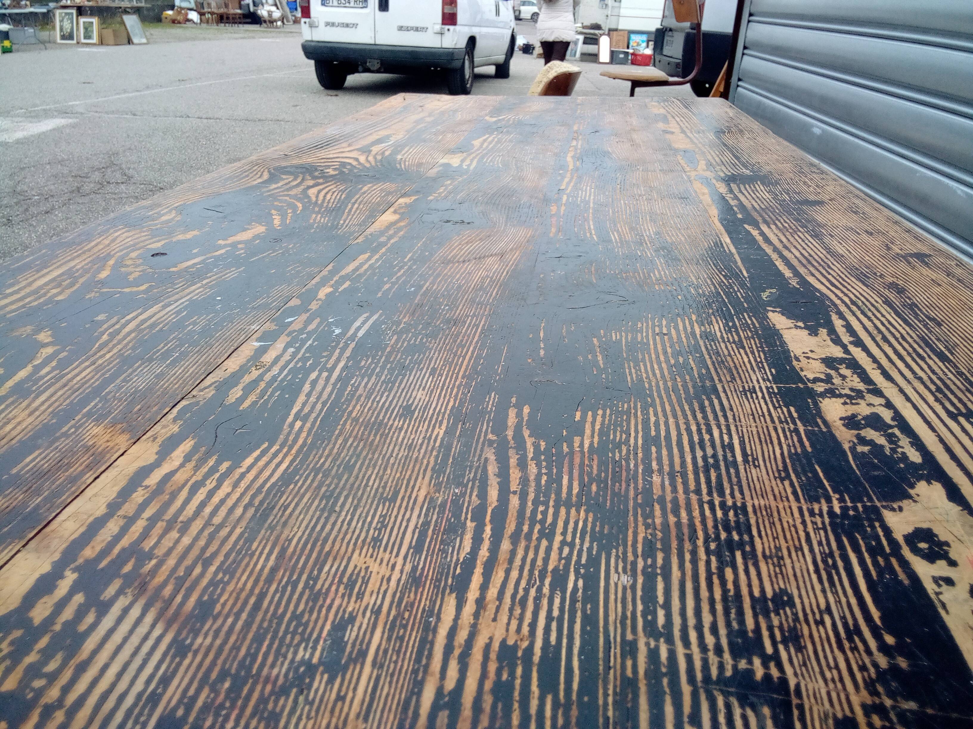 Farm table