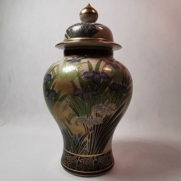Superbe Vase Pot à Gingembre en Porcelaine Japonaise Satsuma Famille Shimazu motifs Iris Doré