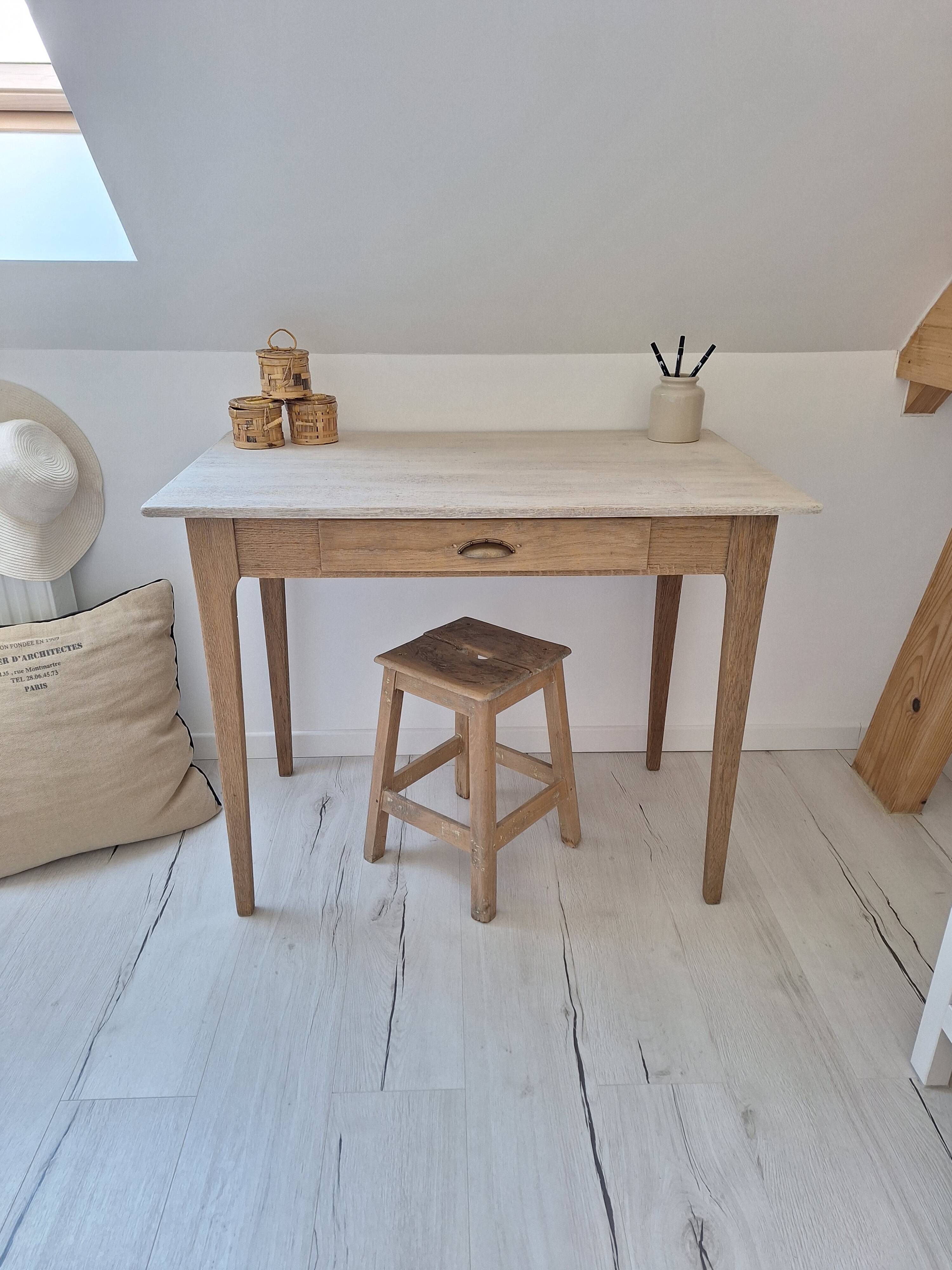 Antique wooden desk – farmhouse table - chic country spirit