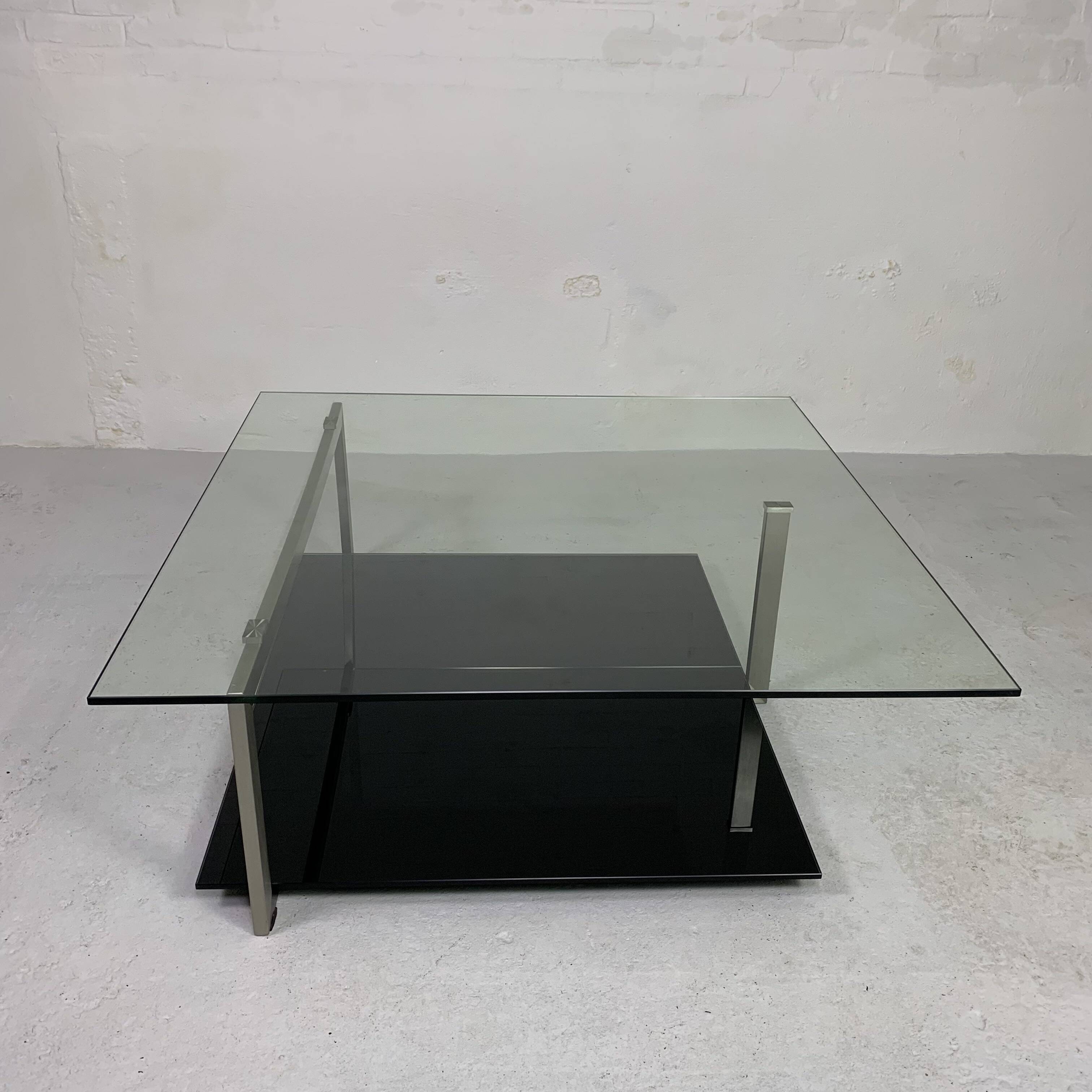 Glass coffee table 110 x 110 cm in the style of Rolf Benz and Metaform