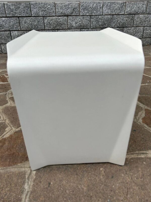 Petite table basse coffee table attribuée à Barber Osgerby