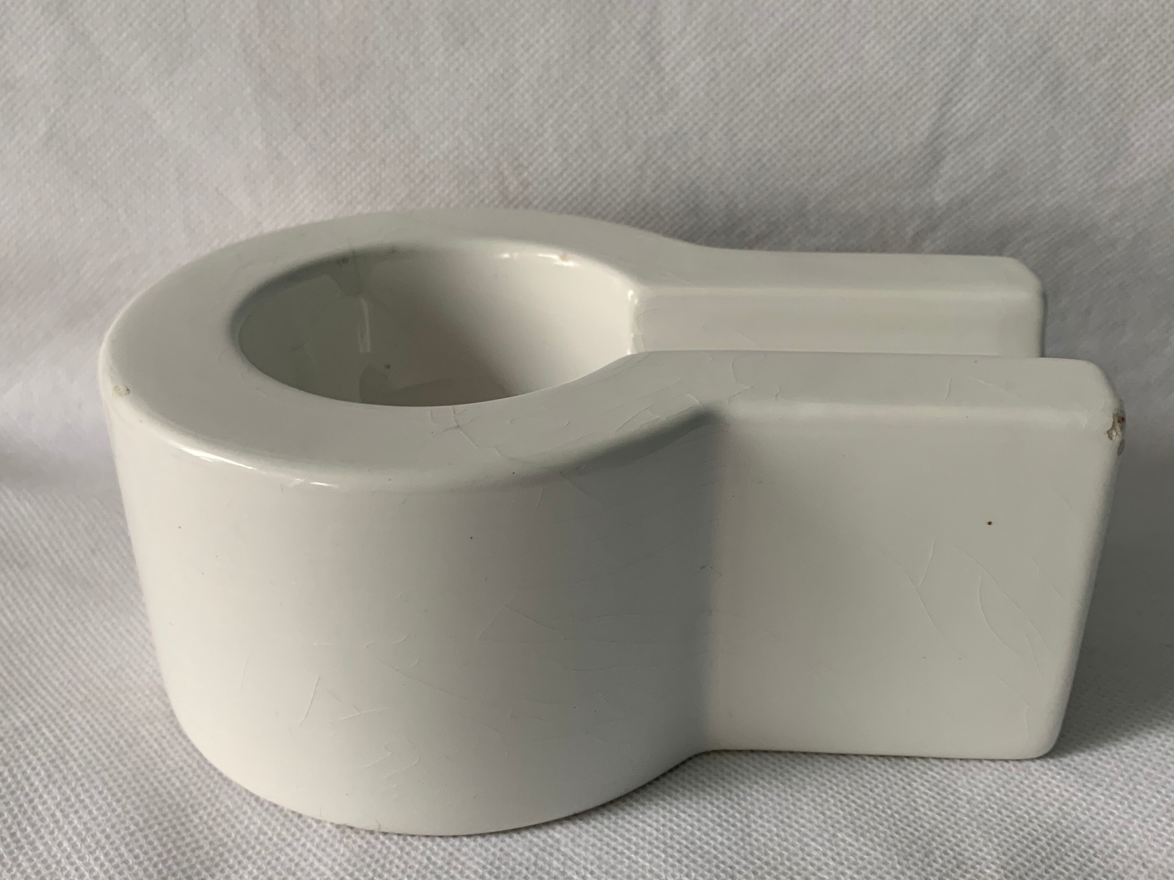 Cendrier céramique blanche Yantra d'Ettore Sottsass Memphis Milano 1980