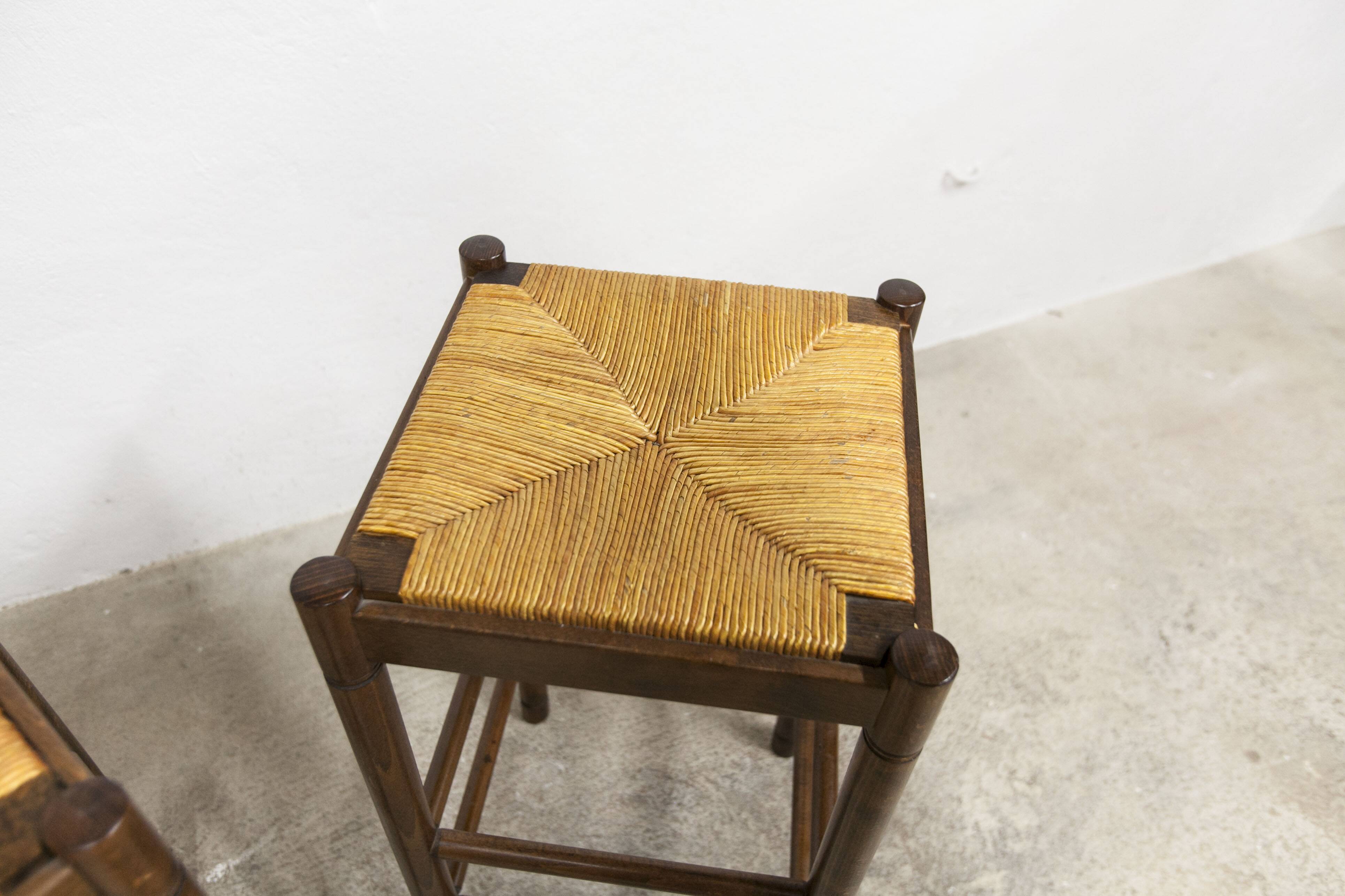 Pair of 80 cm high straw and beech bar stools
