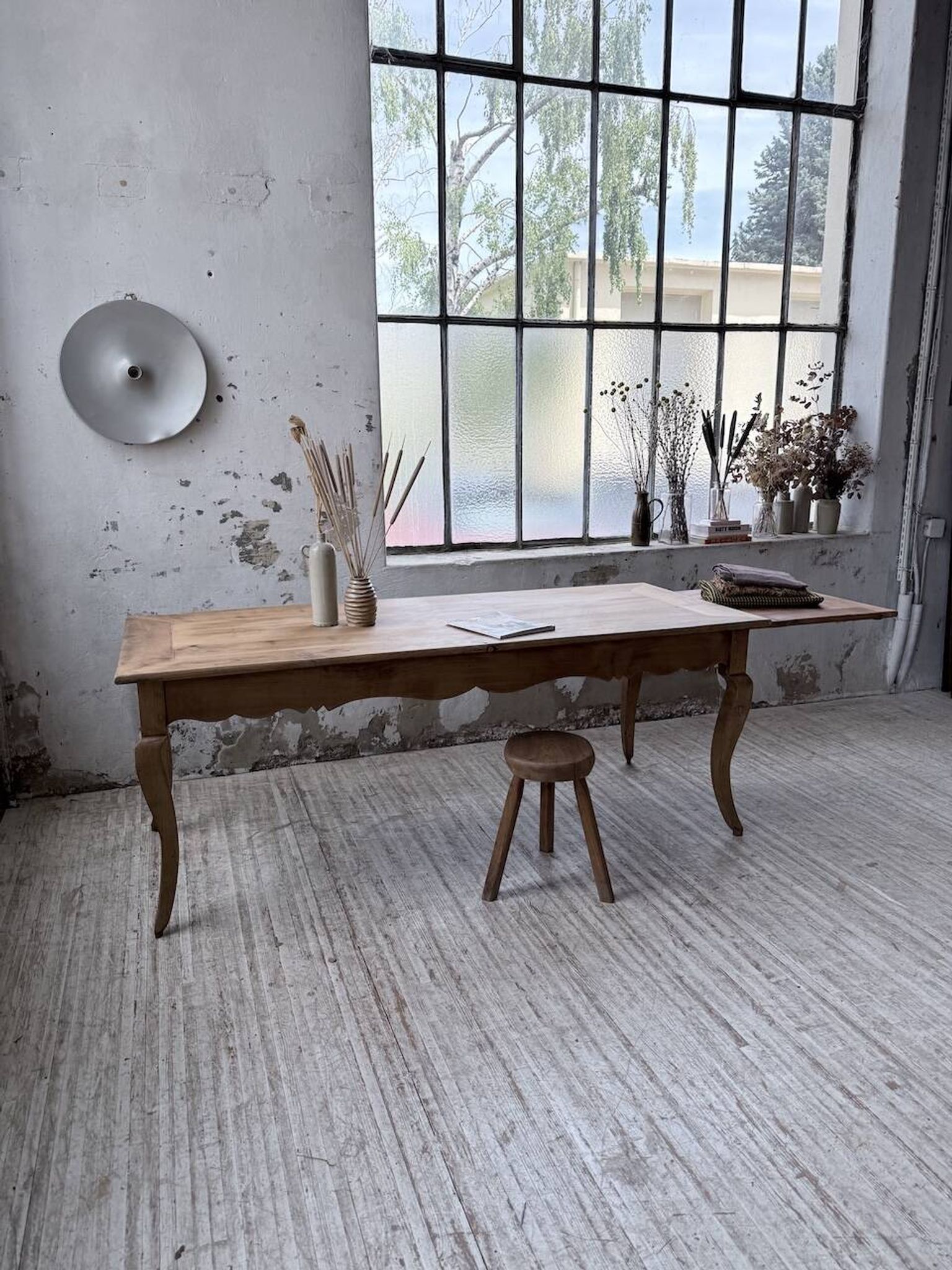 Table de ferme merisier pieds galbés XIXème