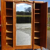 Ancienne armoire de style Louis XVI avec marqueterie et bronzes