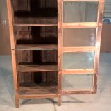 Showcase with 4 door glass panels