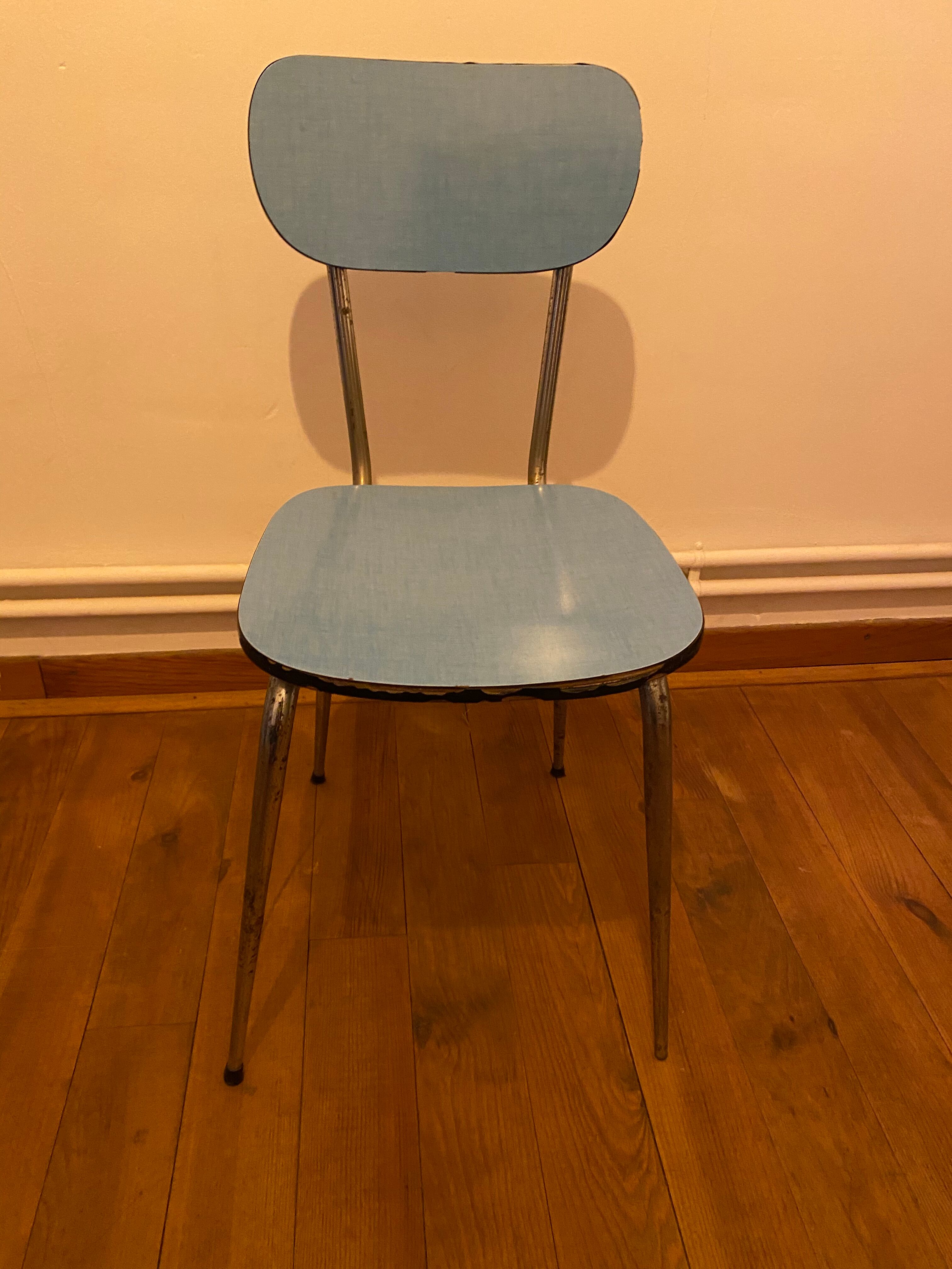 Lot of 6 chairs in blue formica
