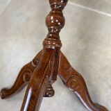 Tripod pedestal table