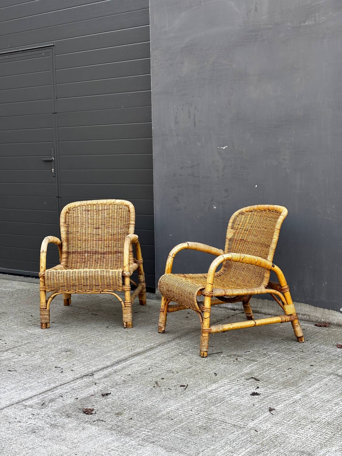 Vintage rattan garden furniture – complete set with sofa and armchairs.