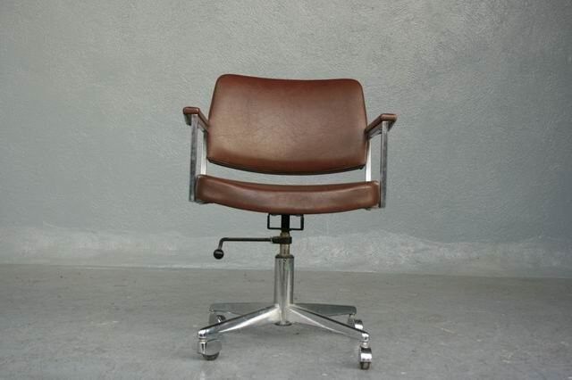 1960 good condition leather Executive Chair