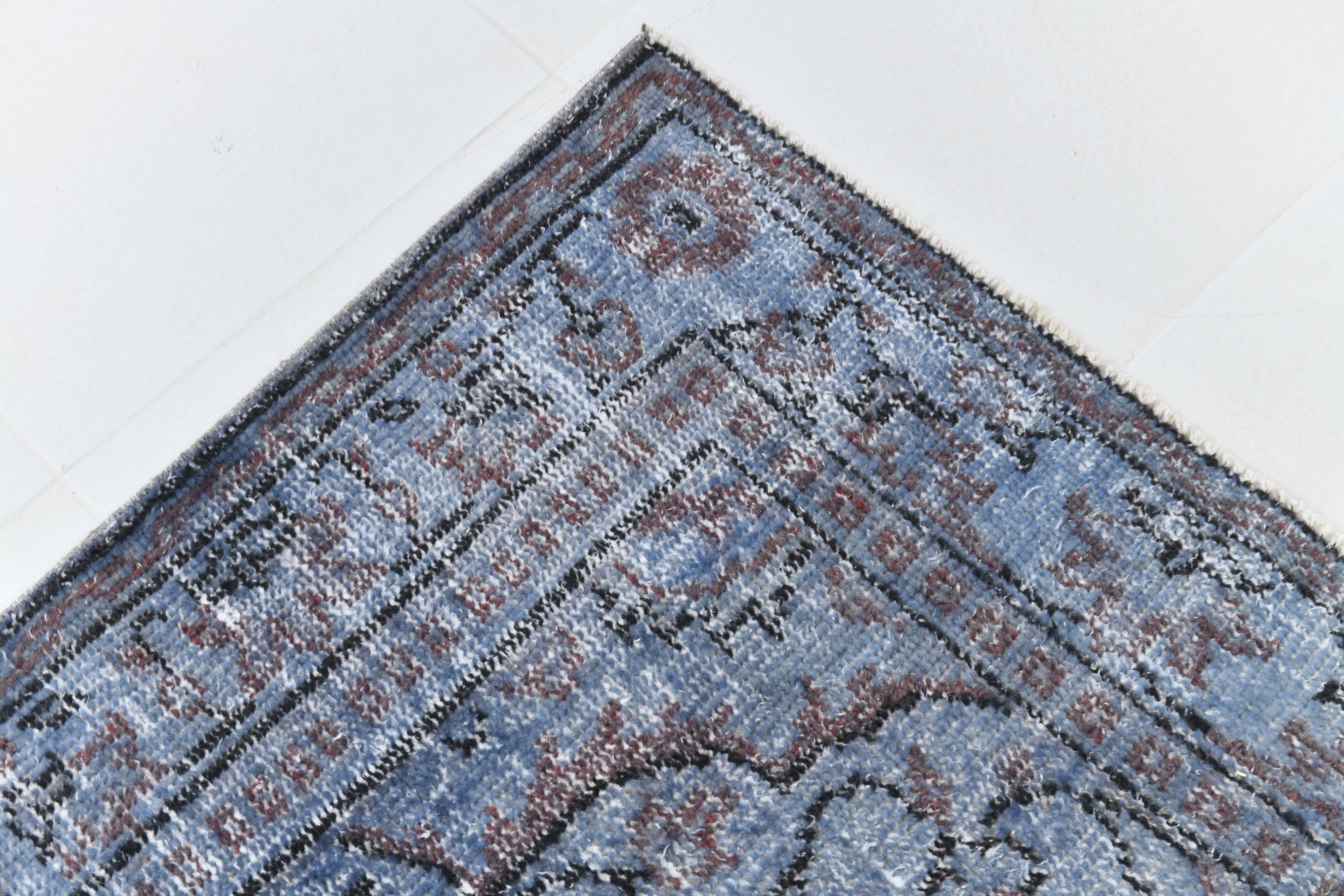 Tapis vintage en laine bleue