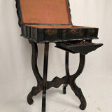 Worker Napoleon III, black lacquered wood with Asian decoration painted gold