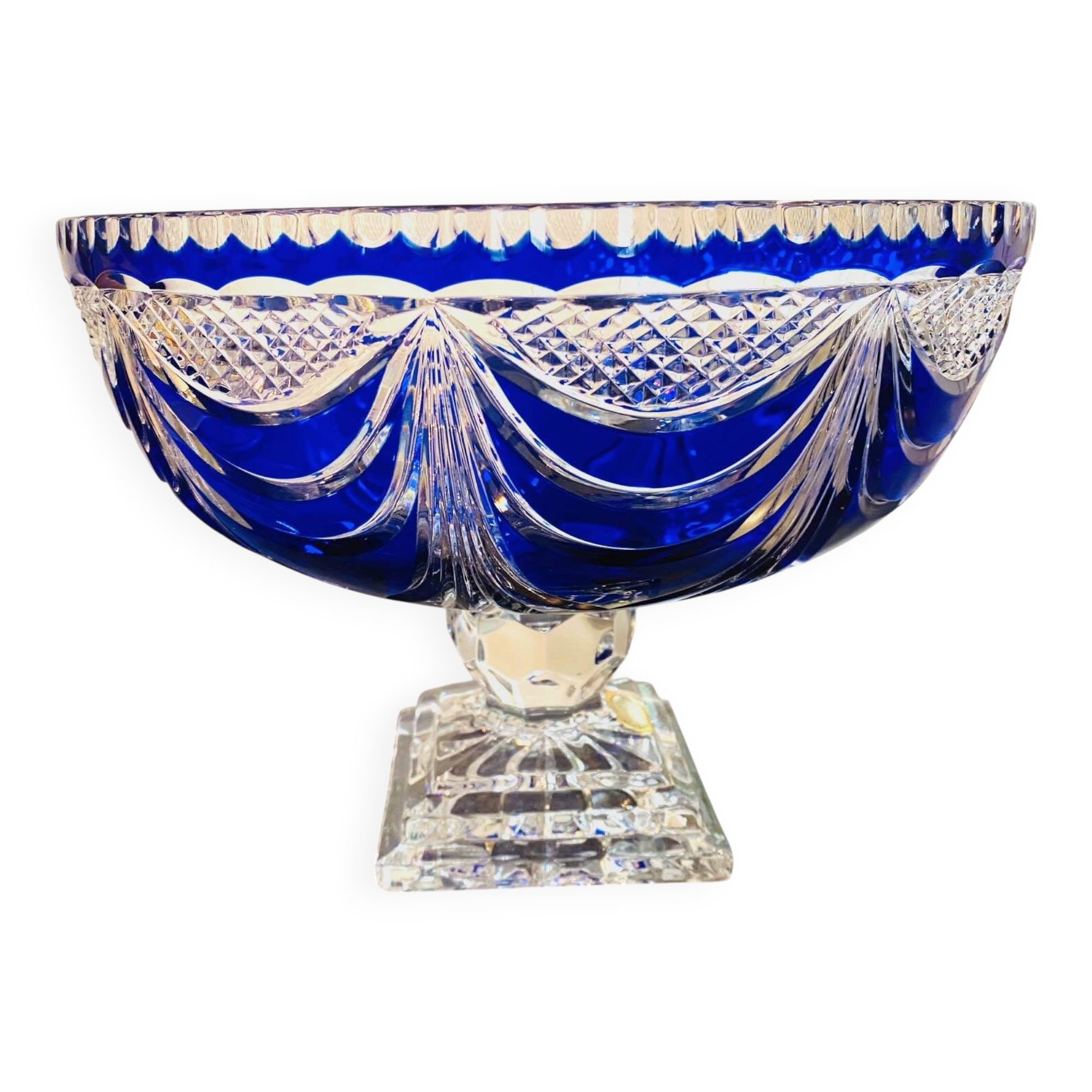 Grande coupe en cristal ciselé bleu cobalt vers 1960 cristallerie LEMBERG
