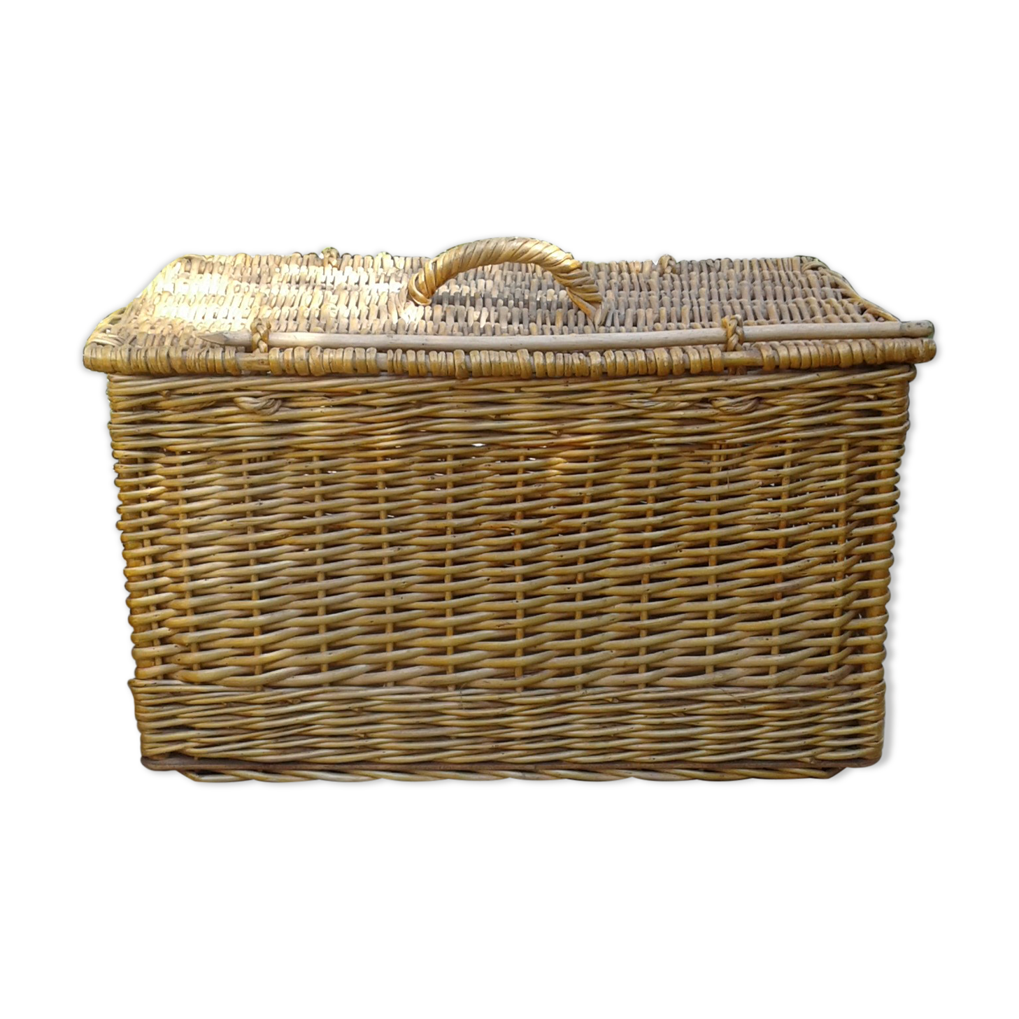 Pretty Wicker Malle. Vintage.