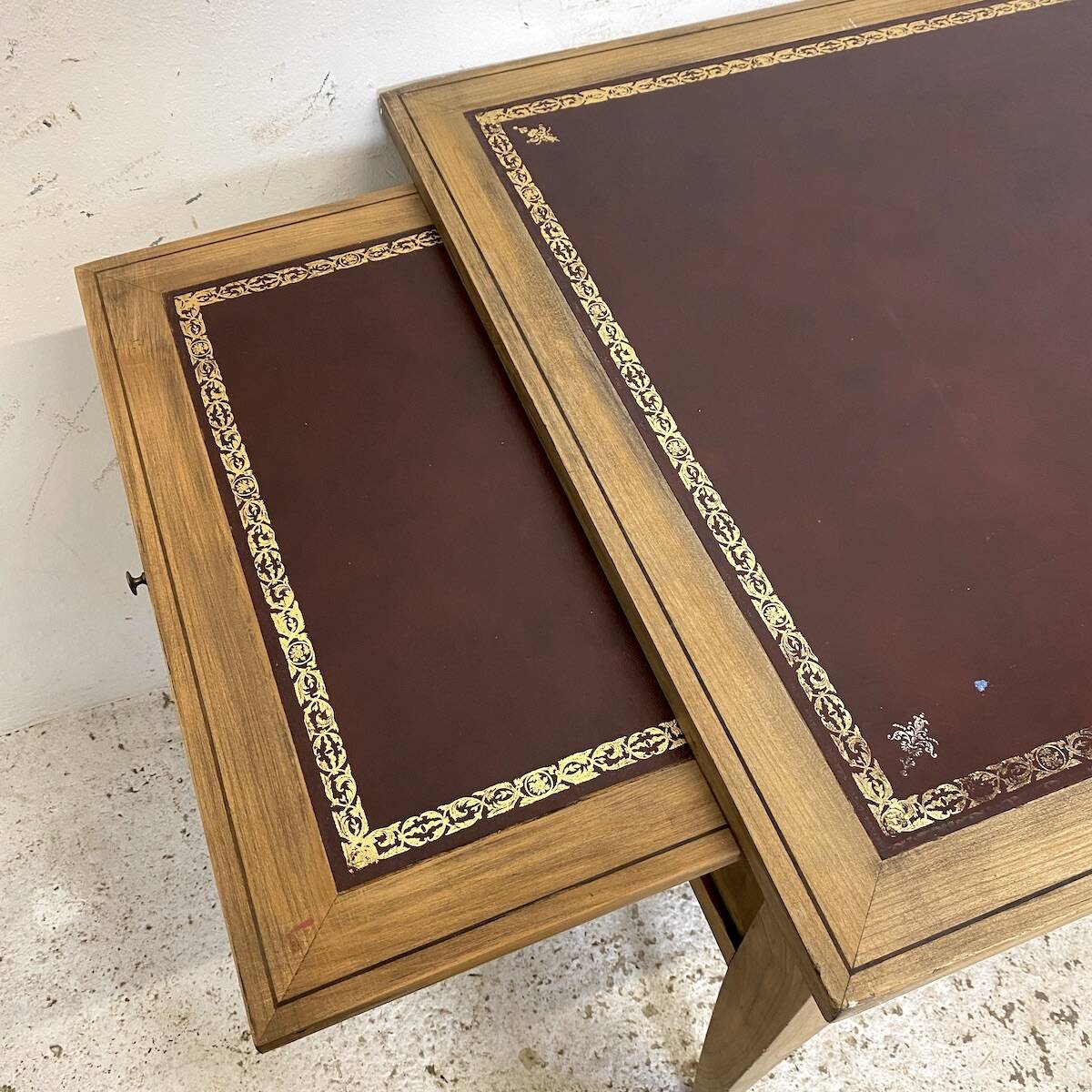 Bureau style Louis XVI bois et cuir