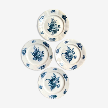 4 assiettes plates en terre de fer blanche et bleue