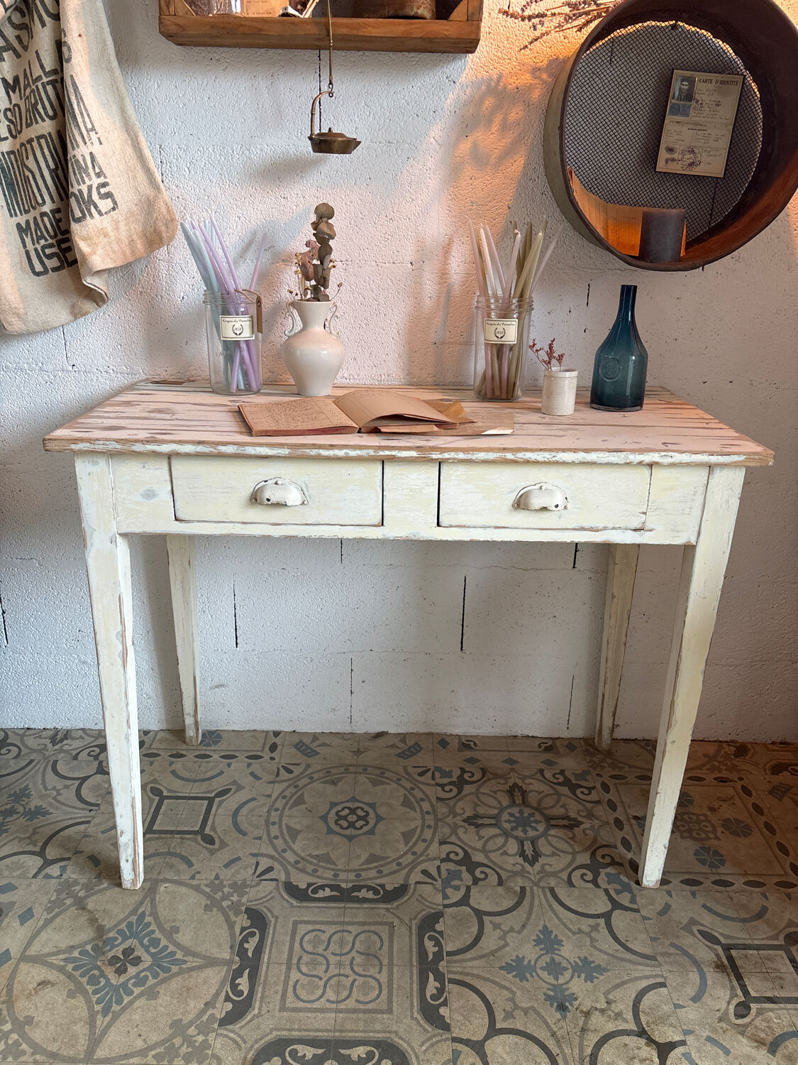 Small country table with 2 drawers
