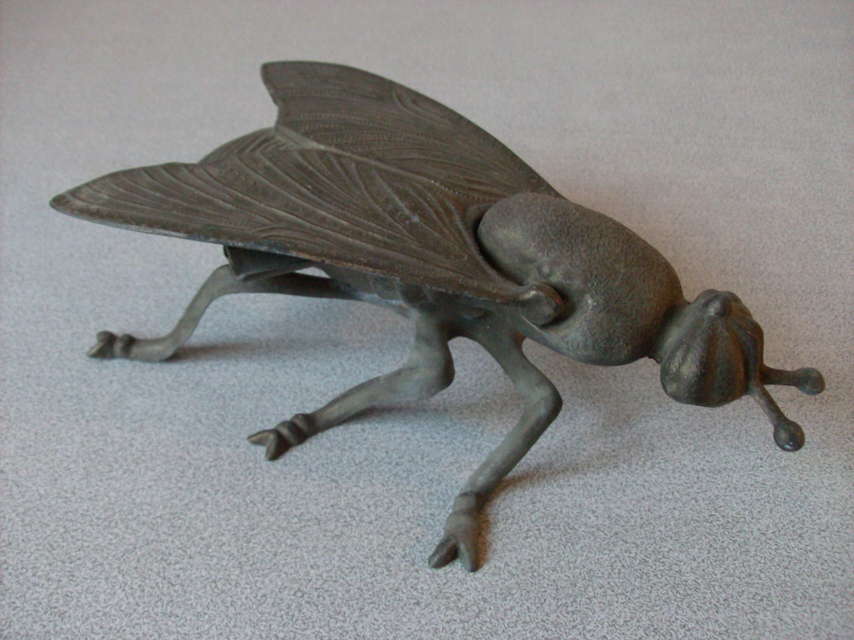 Old ashtray in the shape of large fly alloy brass deco office living room