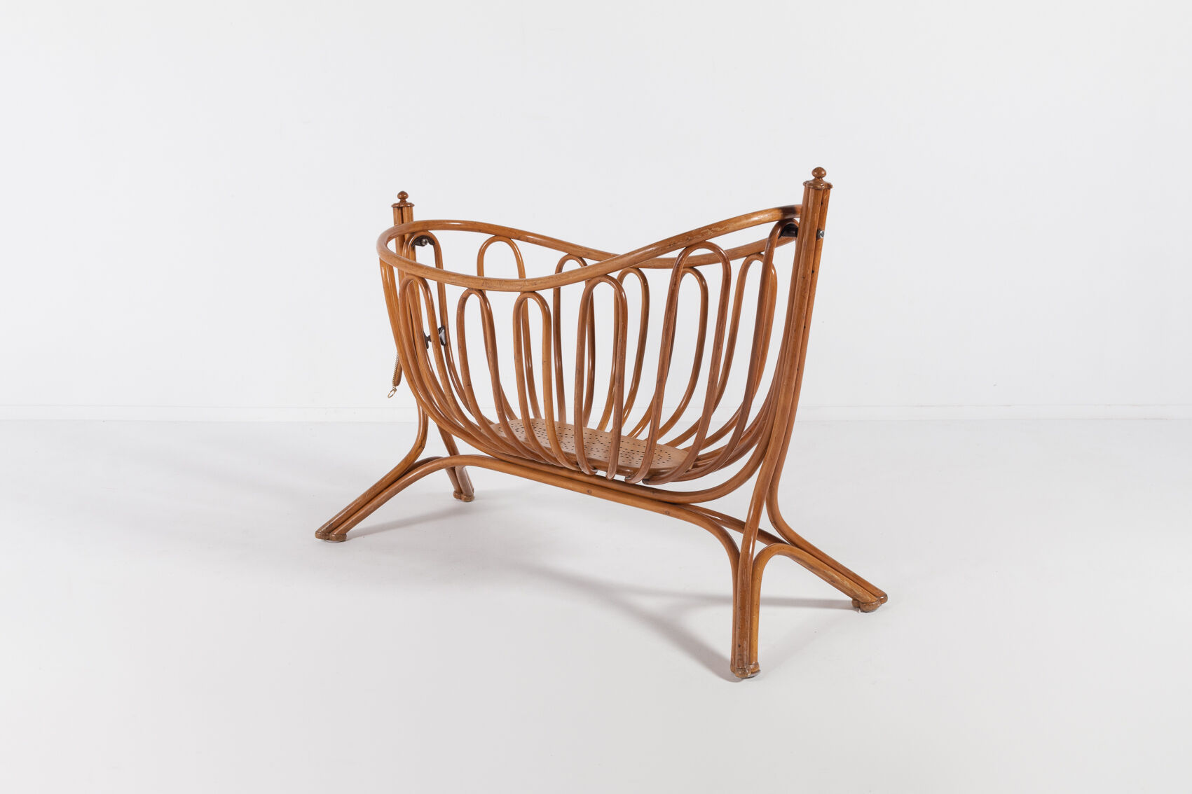 Baby cradle Thonet NR. 2