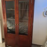 Two-door showcase