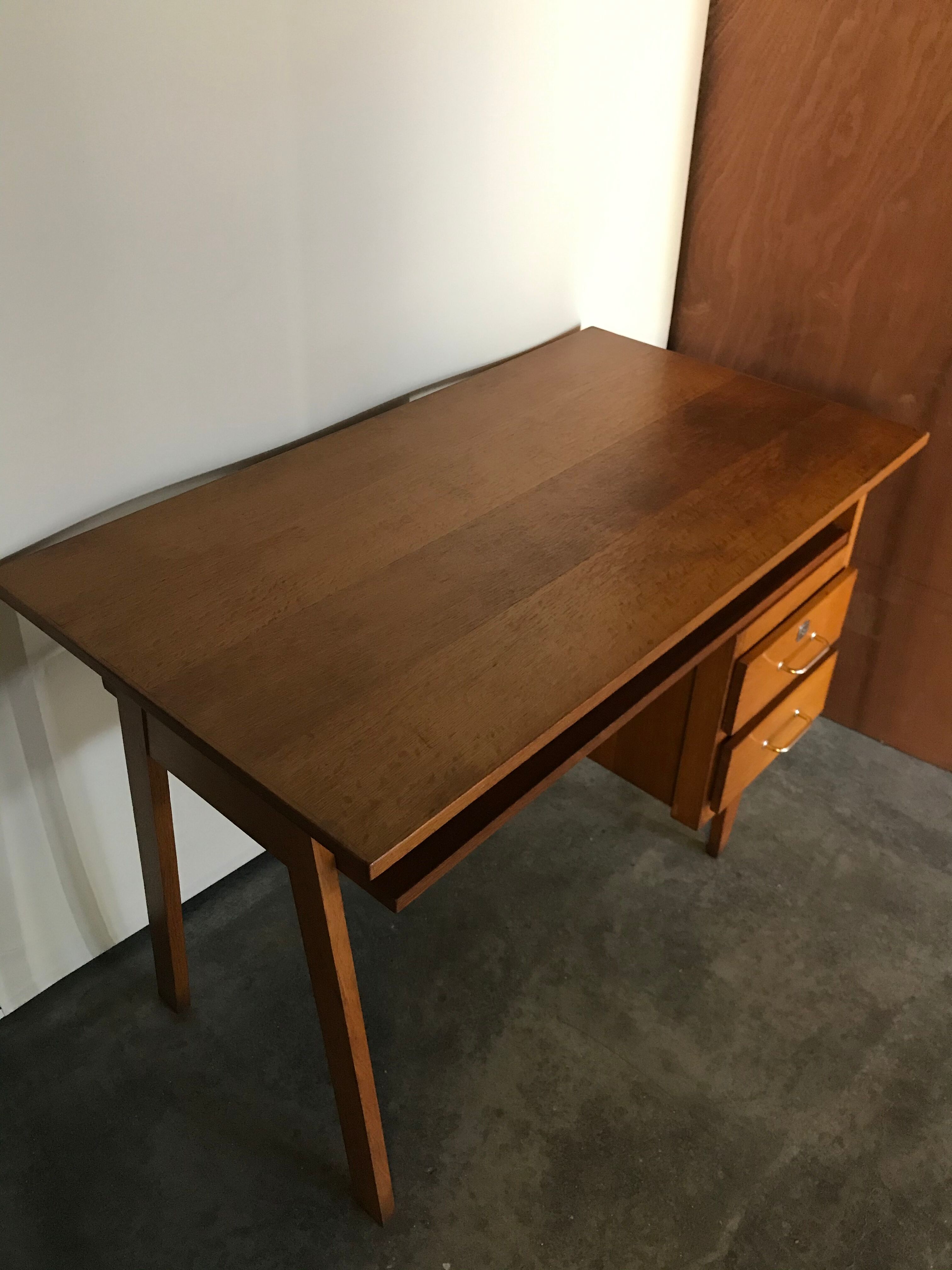 Modernist office Spirol scandinavian design compass feet