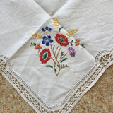 Nappe brodée vintage