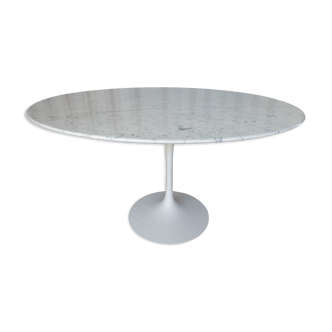 Table tulipe Knoll en marbre Eero Saarinen