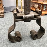 Paire de chenets en fer forgé, XVIIe siècle