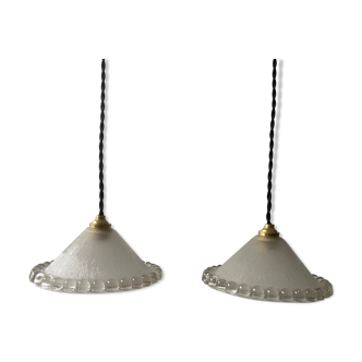 Lot 2 vintage glass suspensions