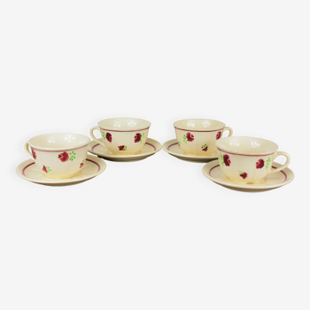 Set of 4 coffee cups.