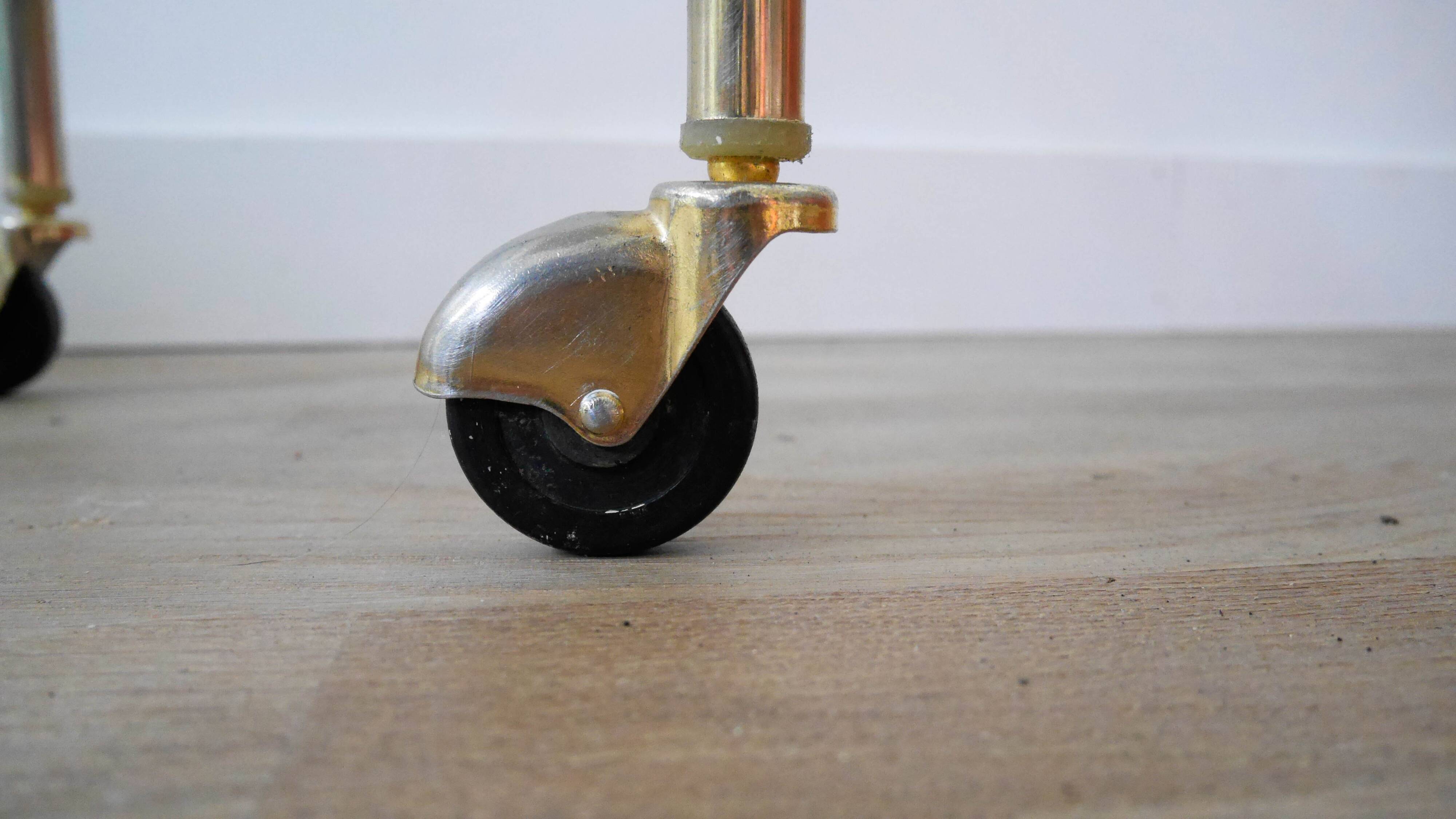 Tablette de style industriel en acier et plateau bois