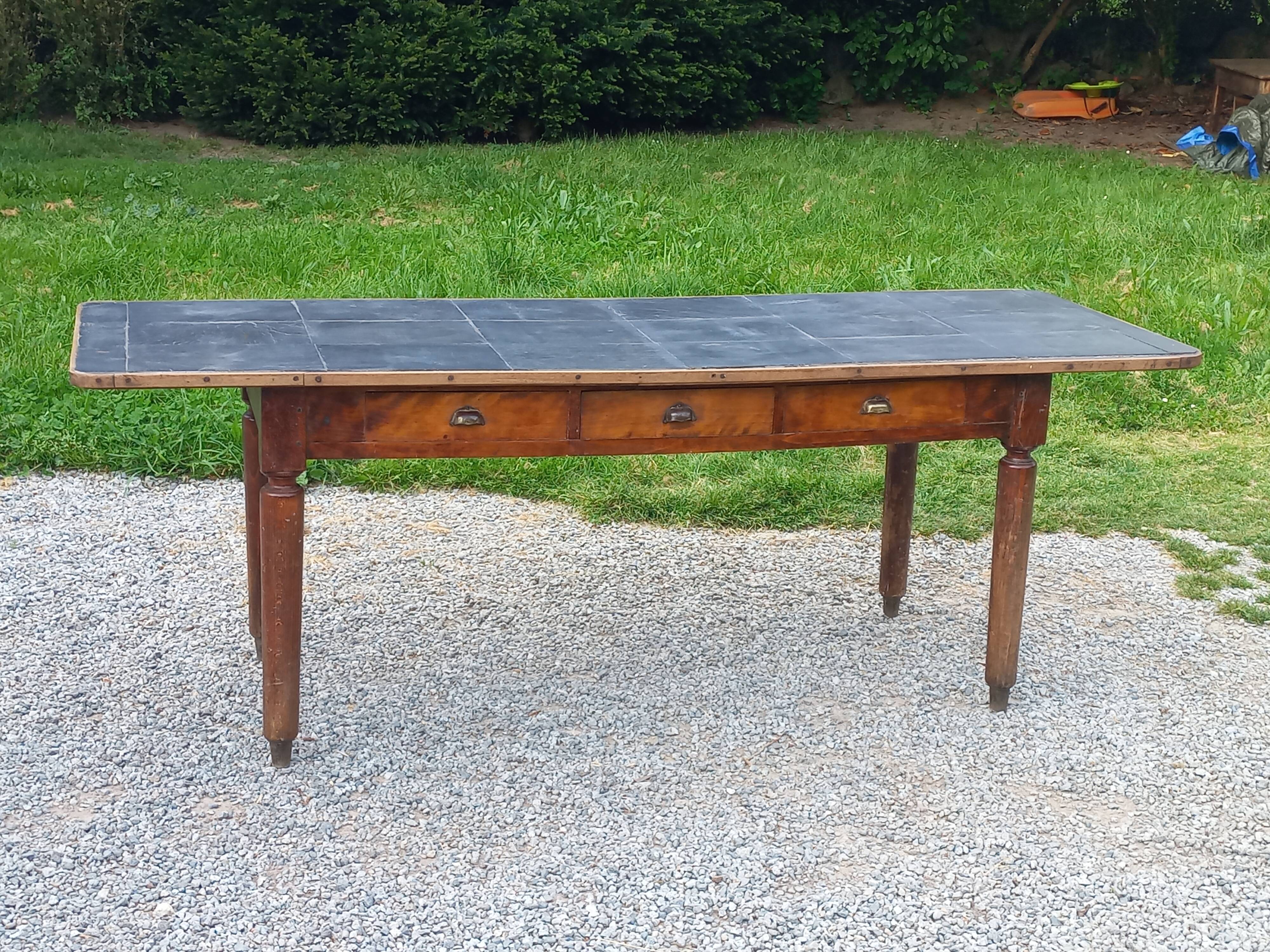 Farmhouse table, late 19th/early 20th century, 6 drawers, slate top 2