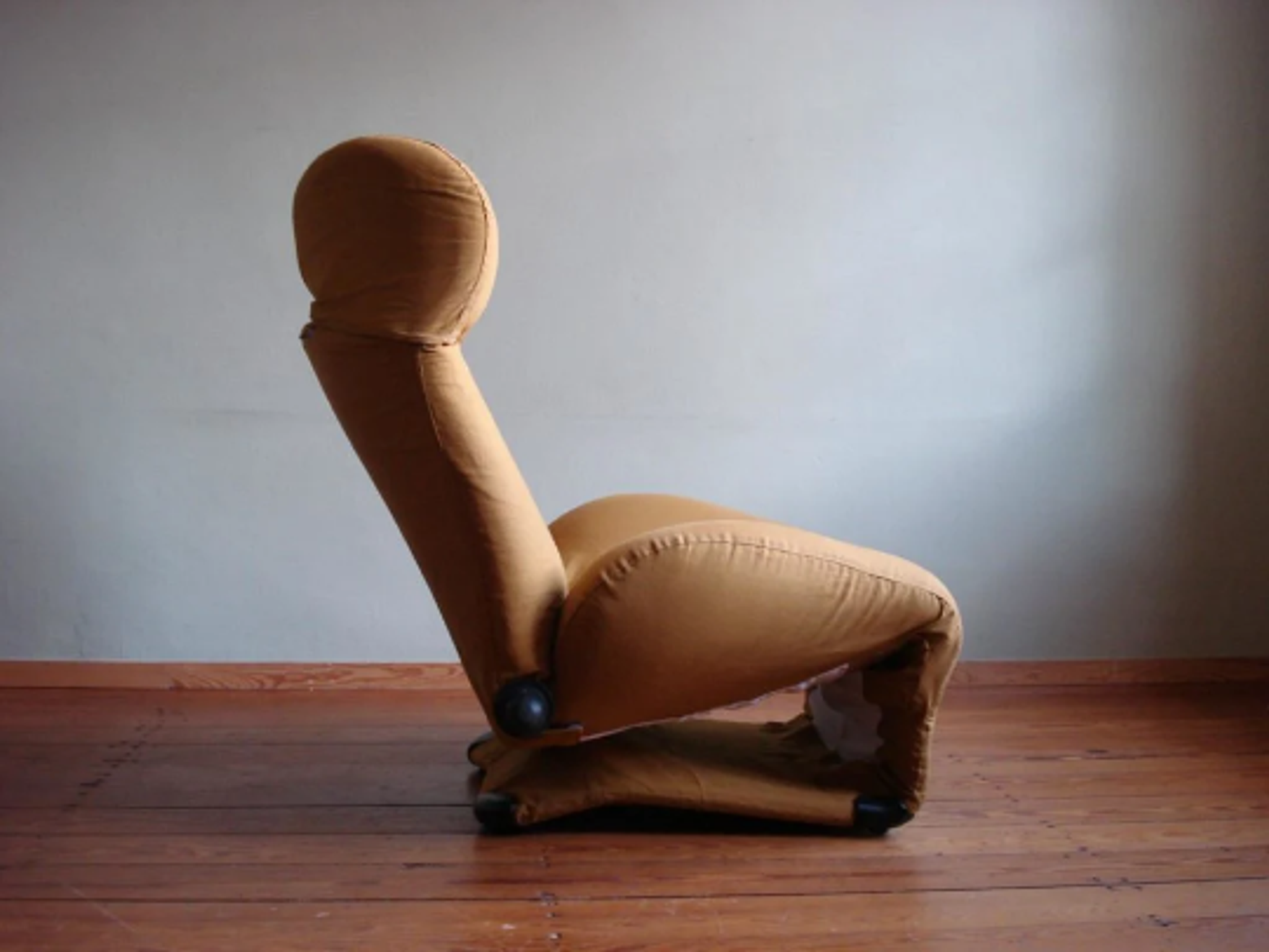 Wink armchair, Model 111 by Tashiyuki Kita for Cassina, 1980s