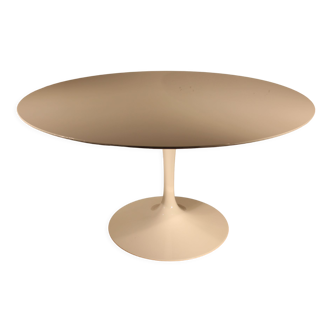 Table by Eero Saarinen