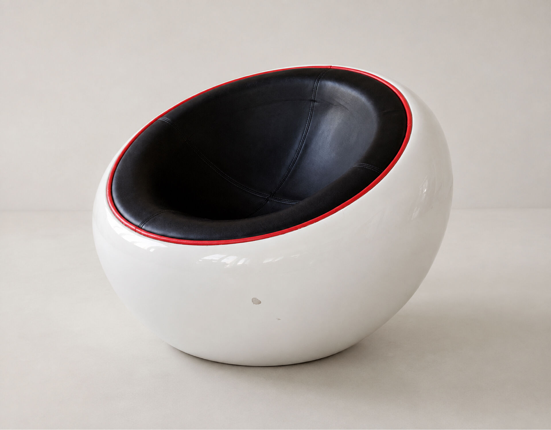 Egg Pod Ball Chair Space Age in fibreglass – 1960s/70s