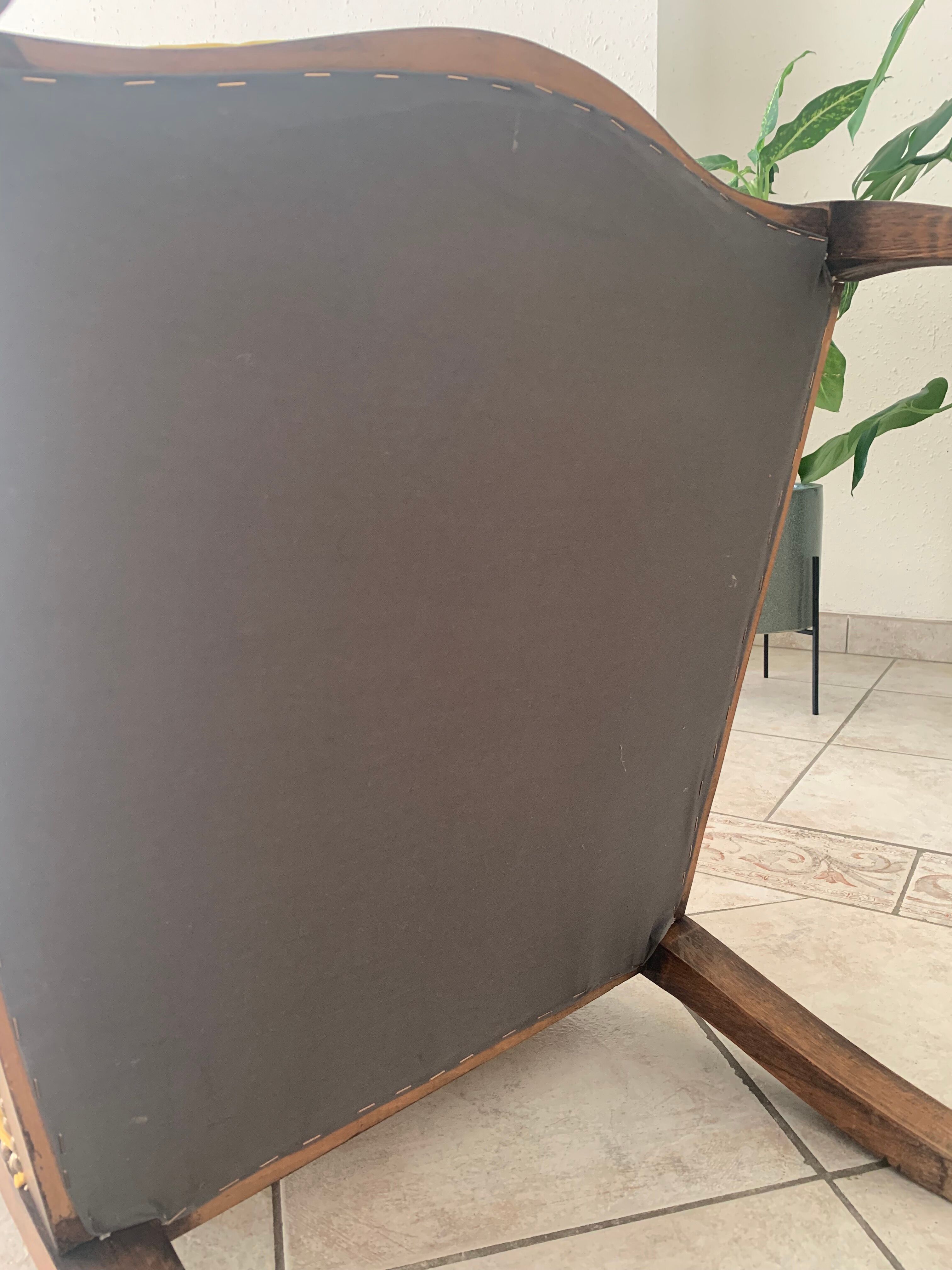 Fauteuil Voltaire style Louis Philippe restauré Jaune Moutarde