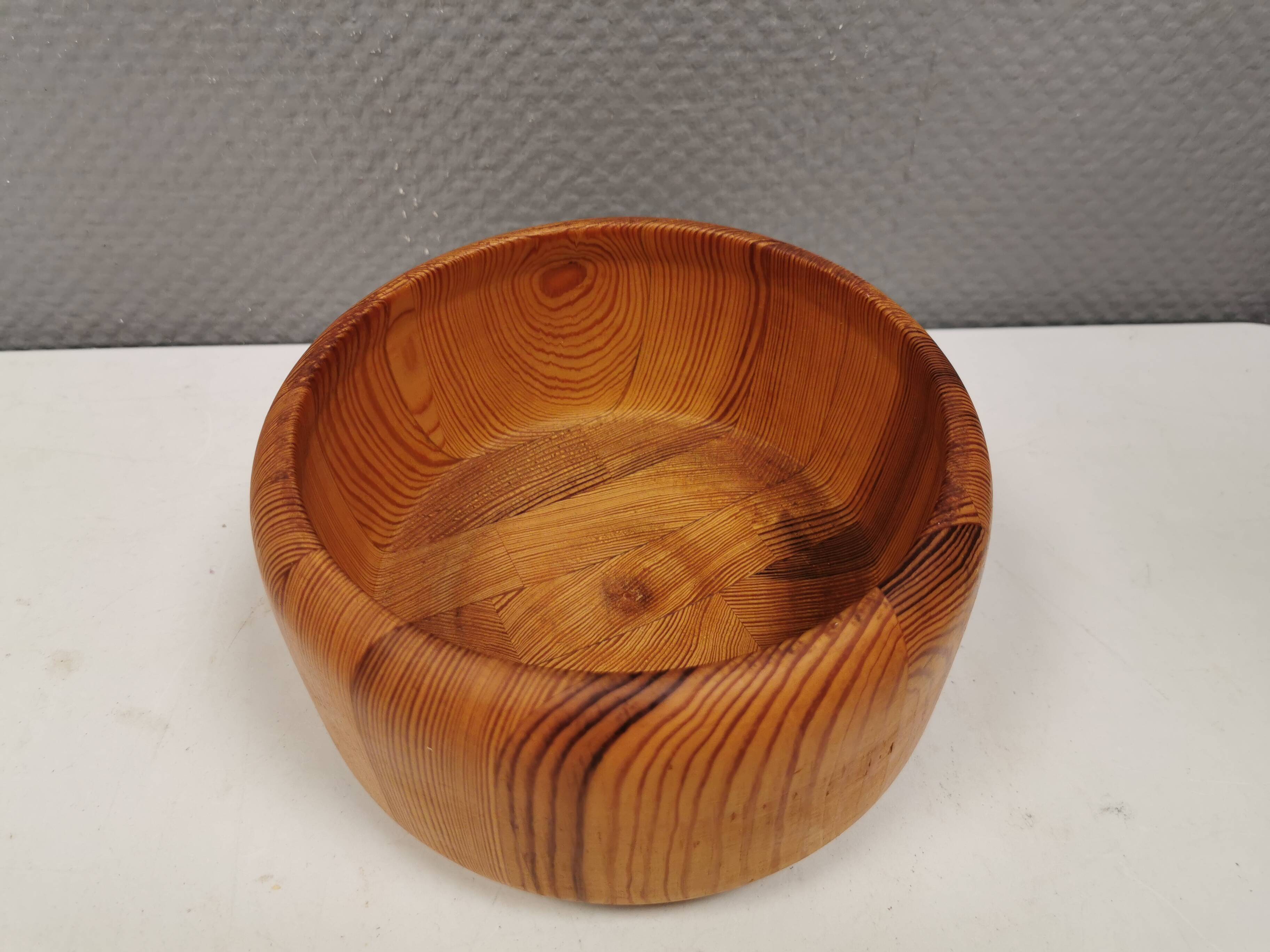 Danish bowl in turned pine from the 1970s-80s.