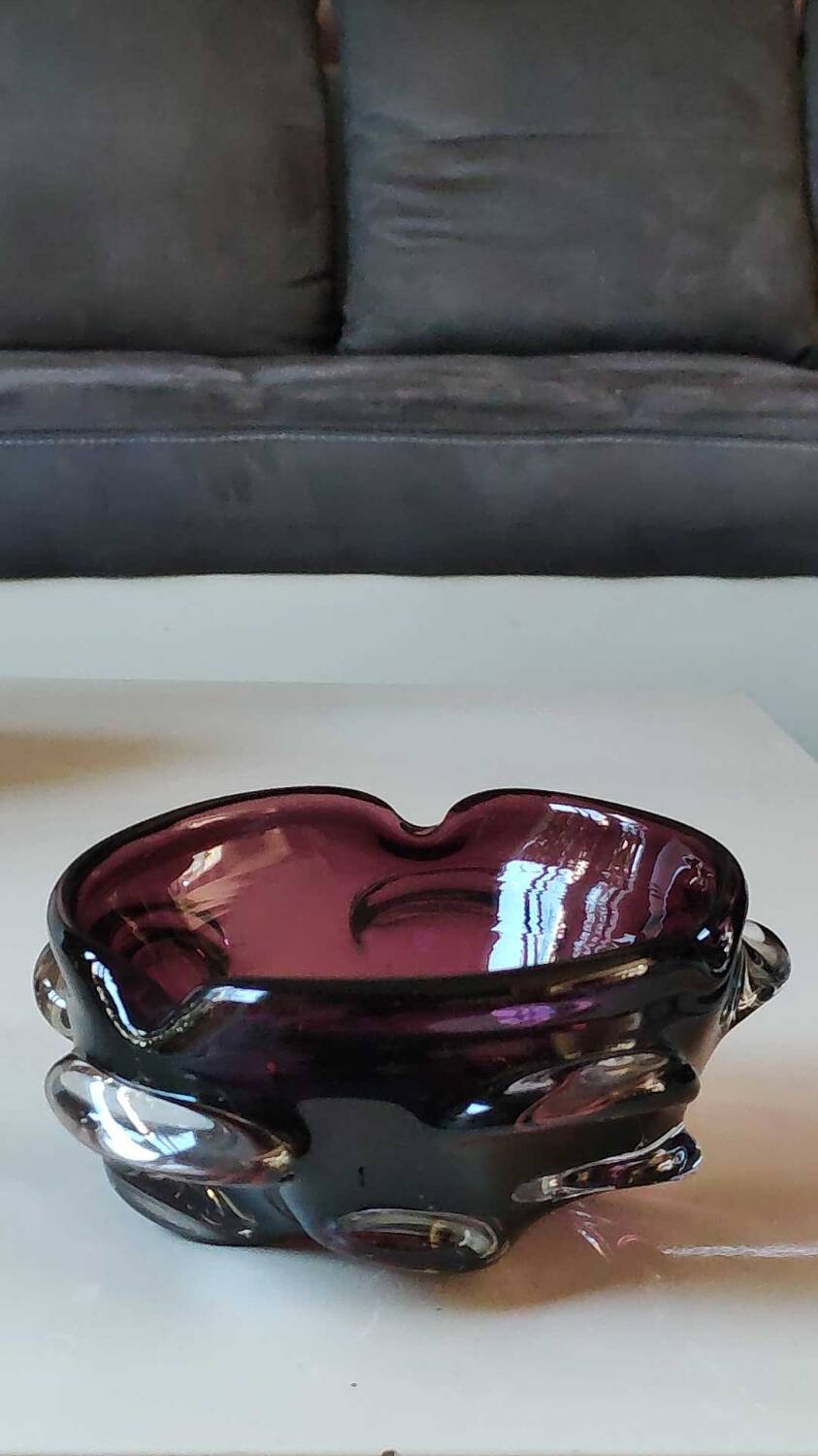 Murano pocket emptier. Organic/Corolla floral design. In purple blown glass. Diam 15 cm