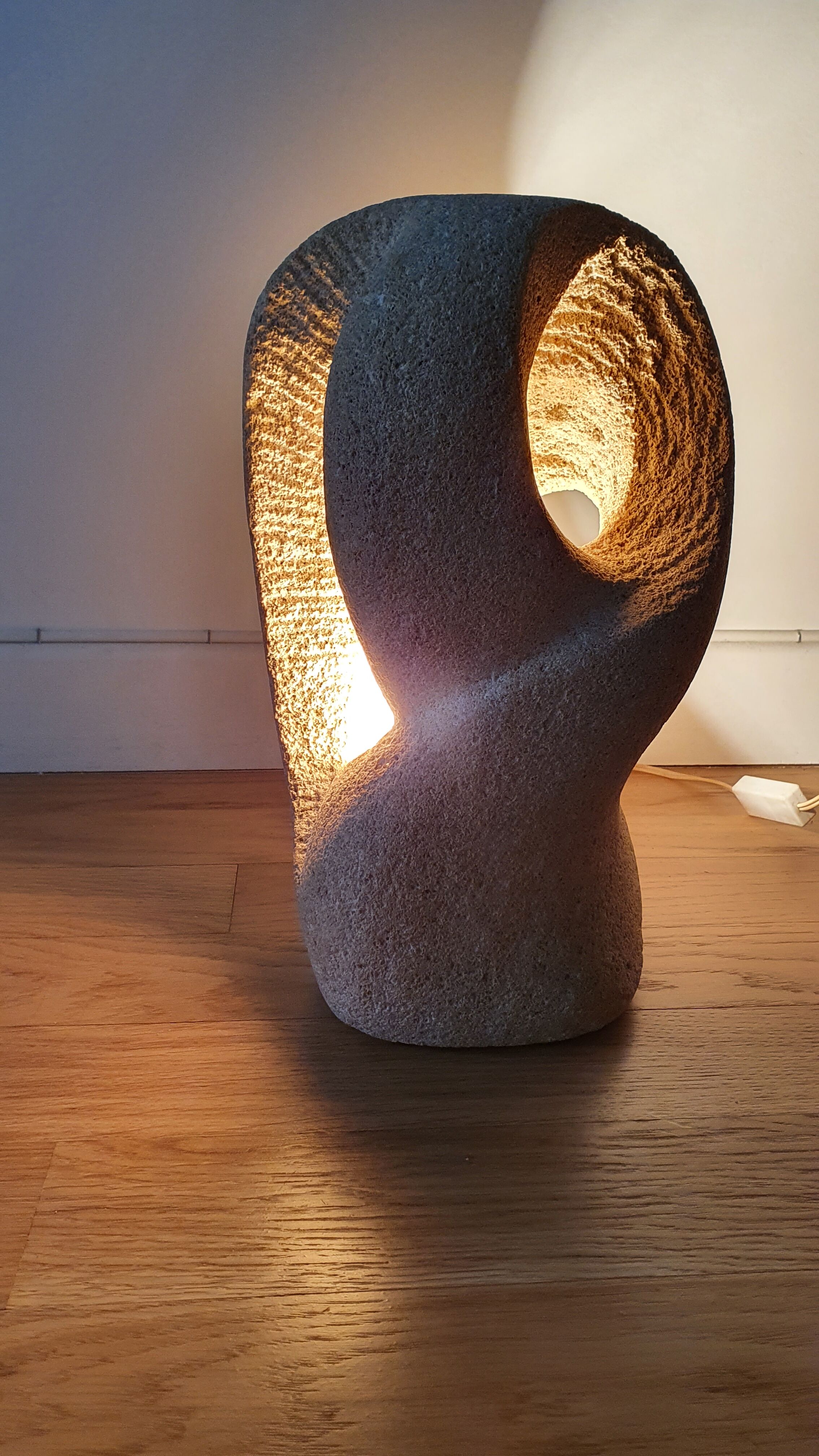 Natural stone sculpture lamp