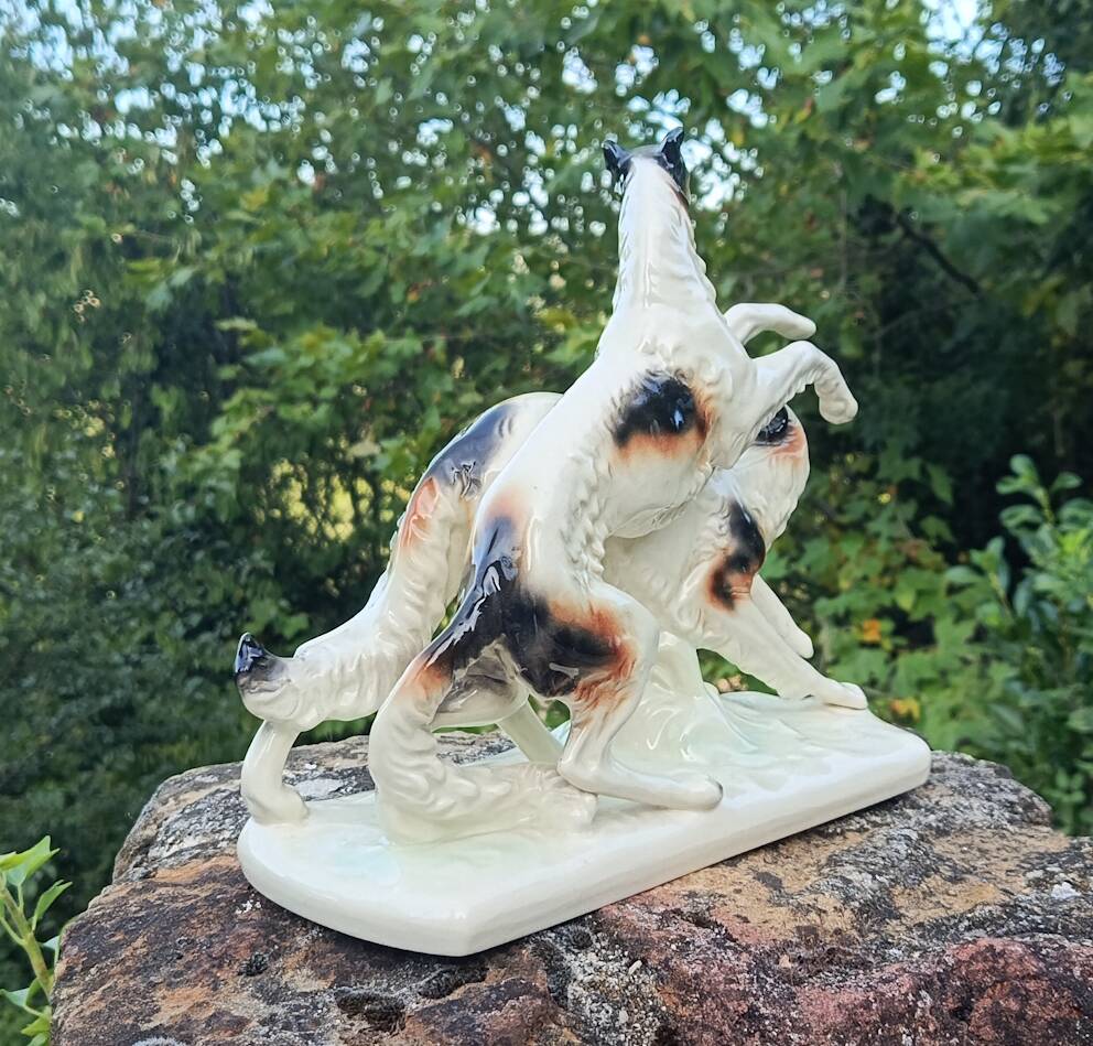BARZOI FIGURINE CORTENDORF