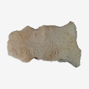 Peau de mouton blanche 109×76 cm